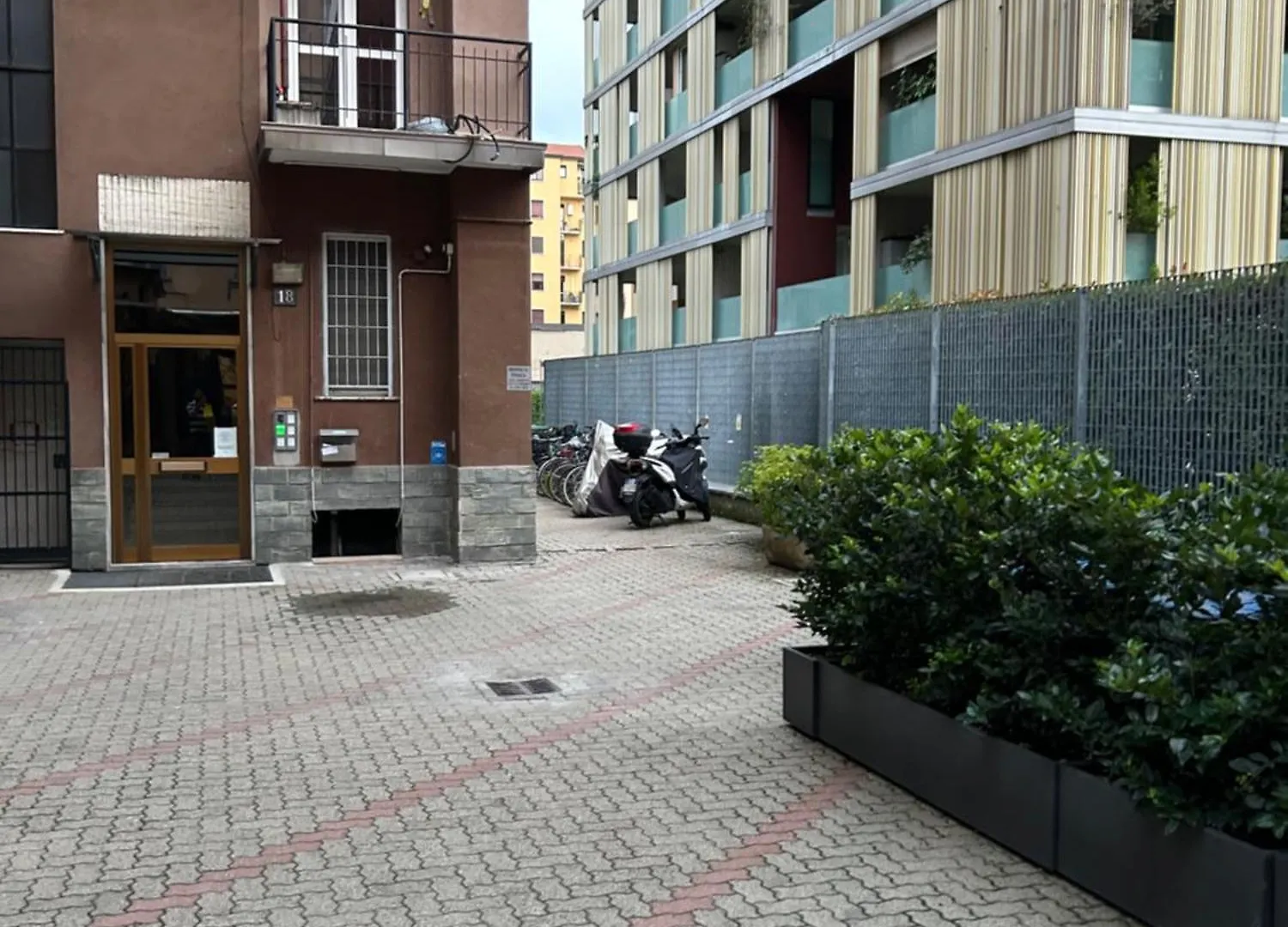Chiara Guest House 18 - M4 Metro Blu Milan