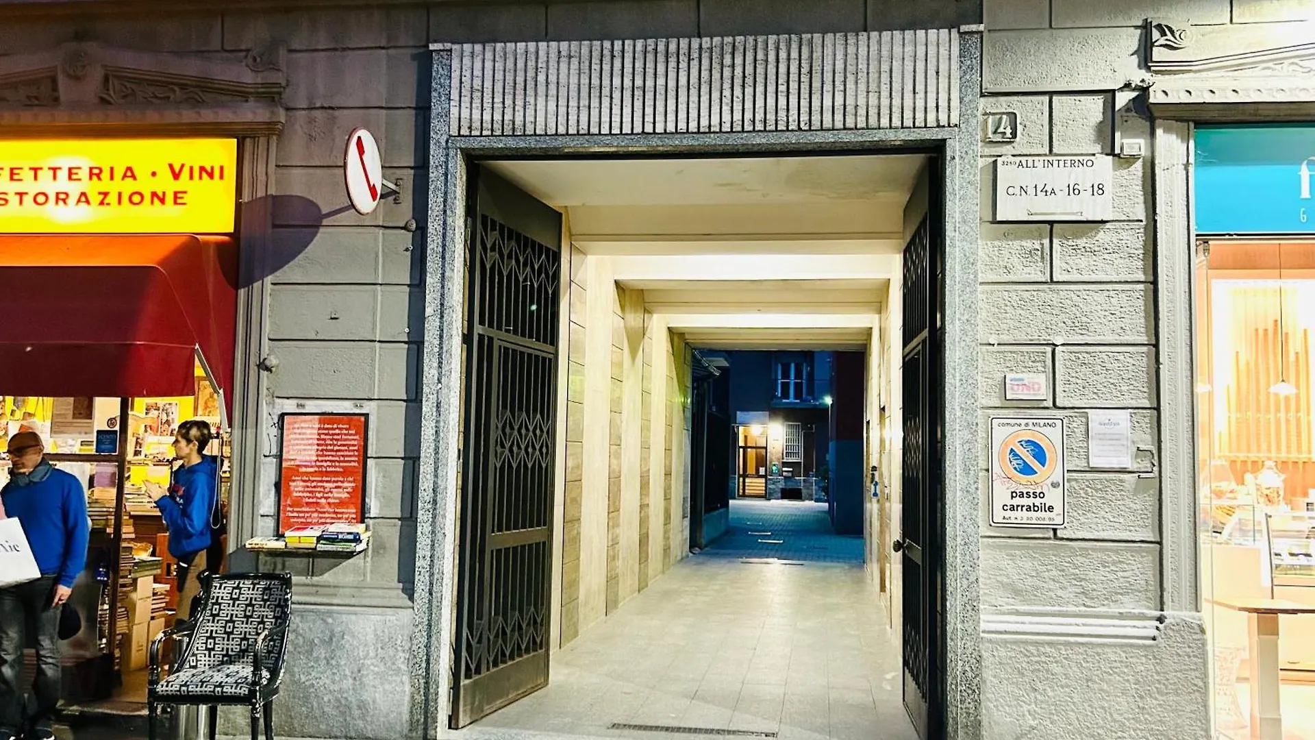 Chiara Guest House 18 - M4 Metro Blu Milan Italy