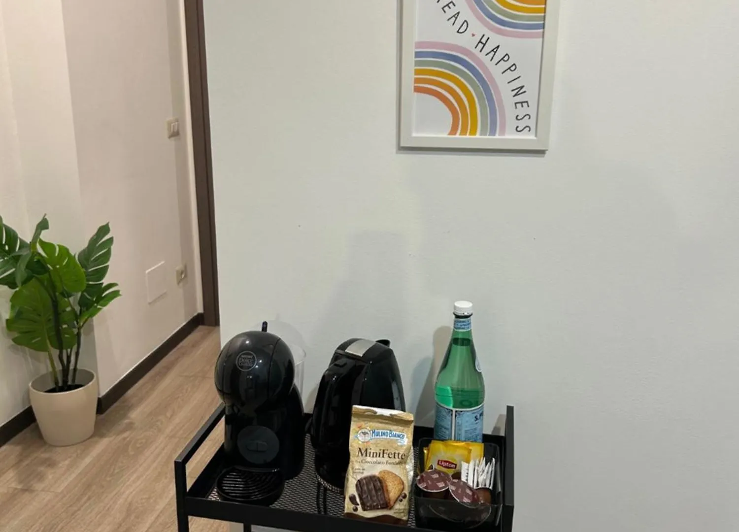 Chiara Guest House 18 - M4 Metro Blu Milan Italy